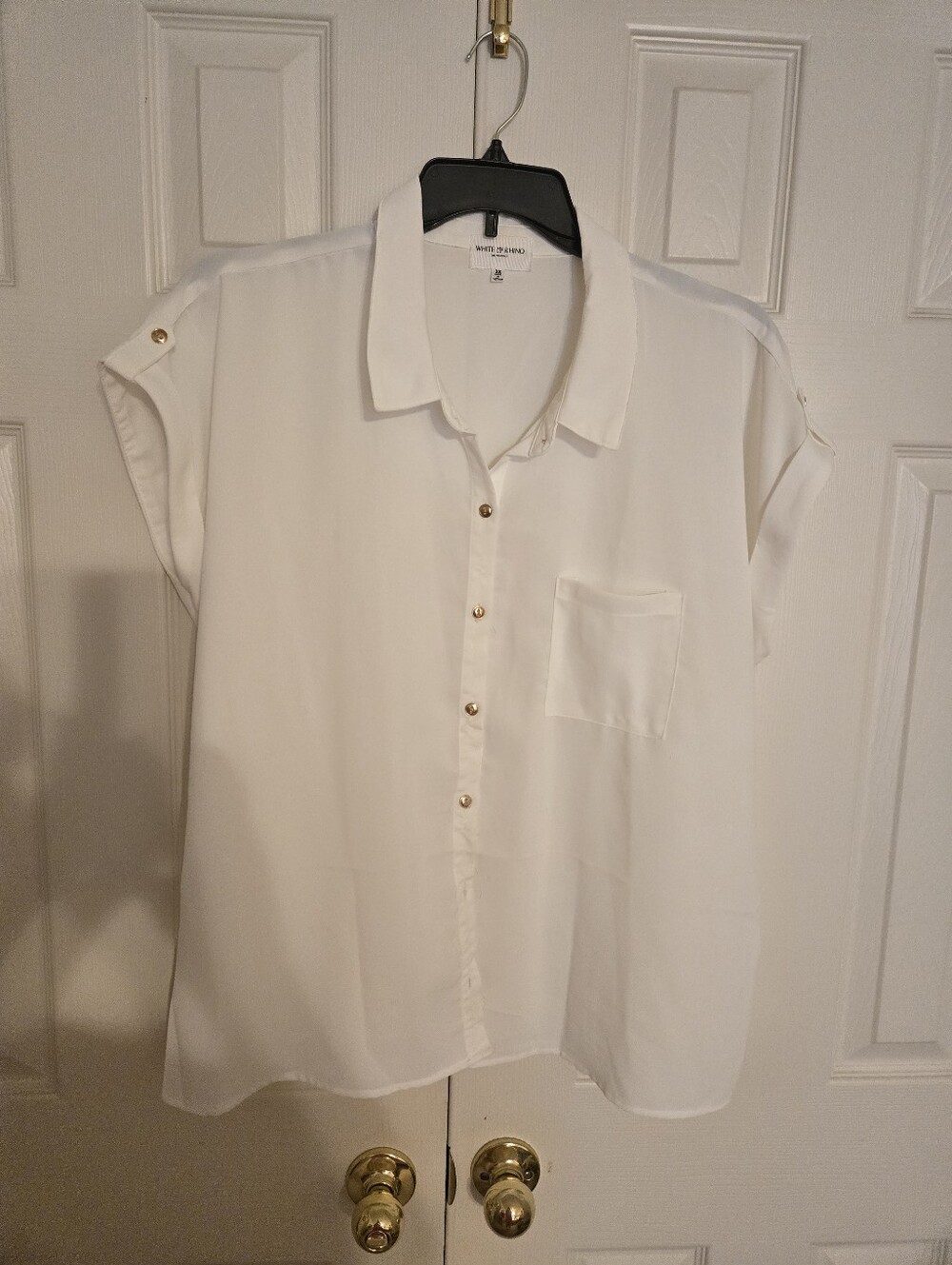 White Rhino White Cuffed Sleeve Button-Front Blouse with Gold Buttons